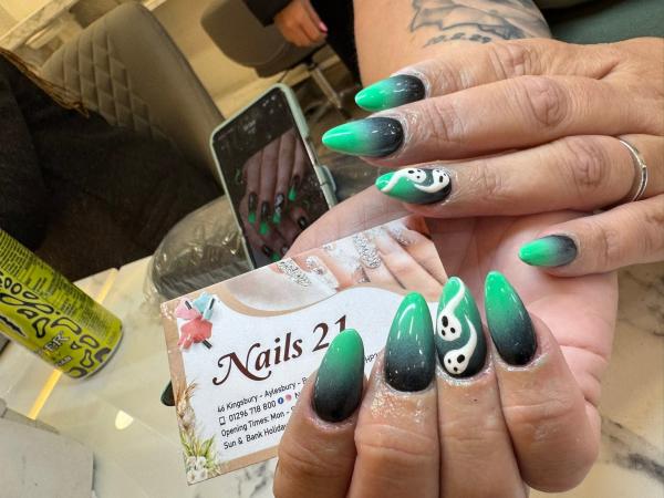 Nails 21 gallery